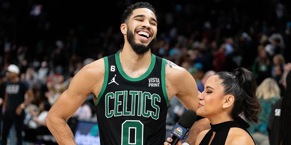 九游体育app-关于刚刚！Rookie在独行侠比赛中高光表现夏洛特黄蜂再遭质疑备战国王杯，清晨拉齐奥调整名单以备国王杯的信息